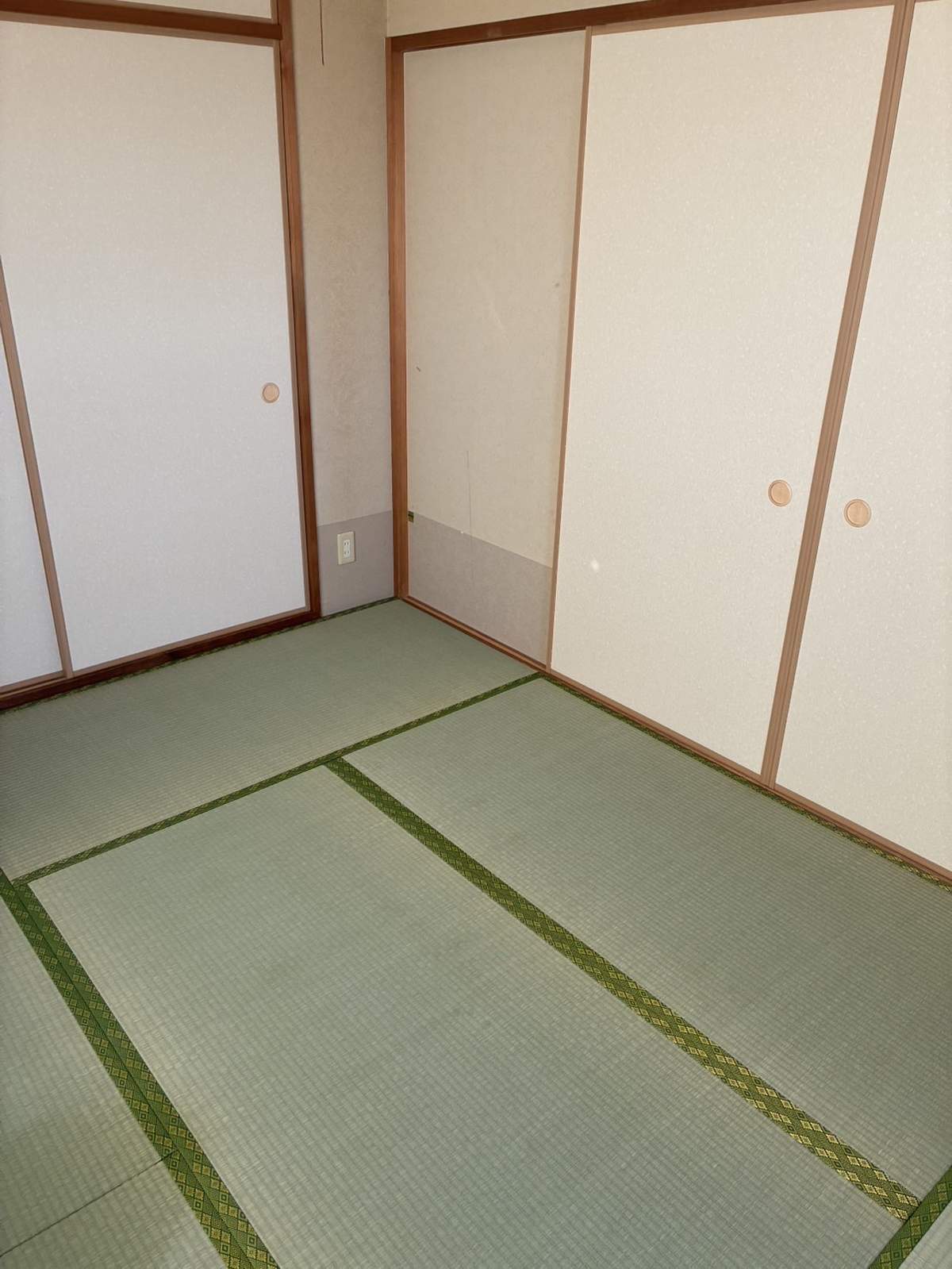 浜松市中央区　新畳入替・襖貼替工事（6畳）